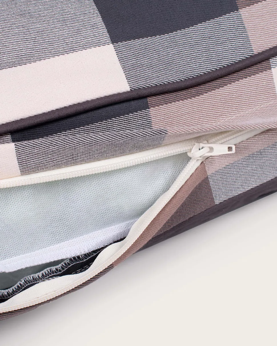 BLOCK PLAID PET BED - NAPPER