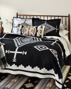 LOS OJOS JACQUARD BEDDING SET