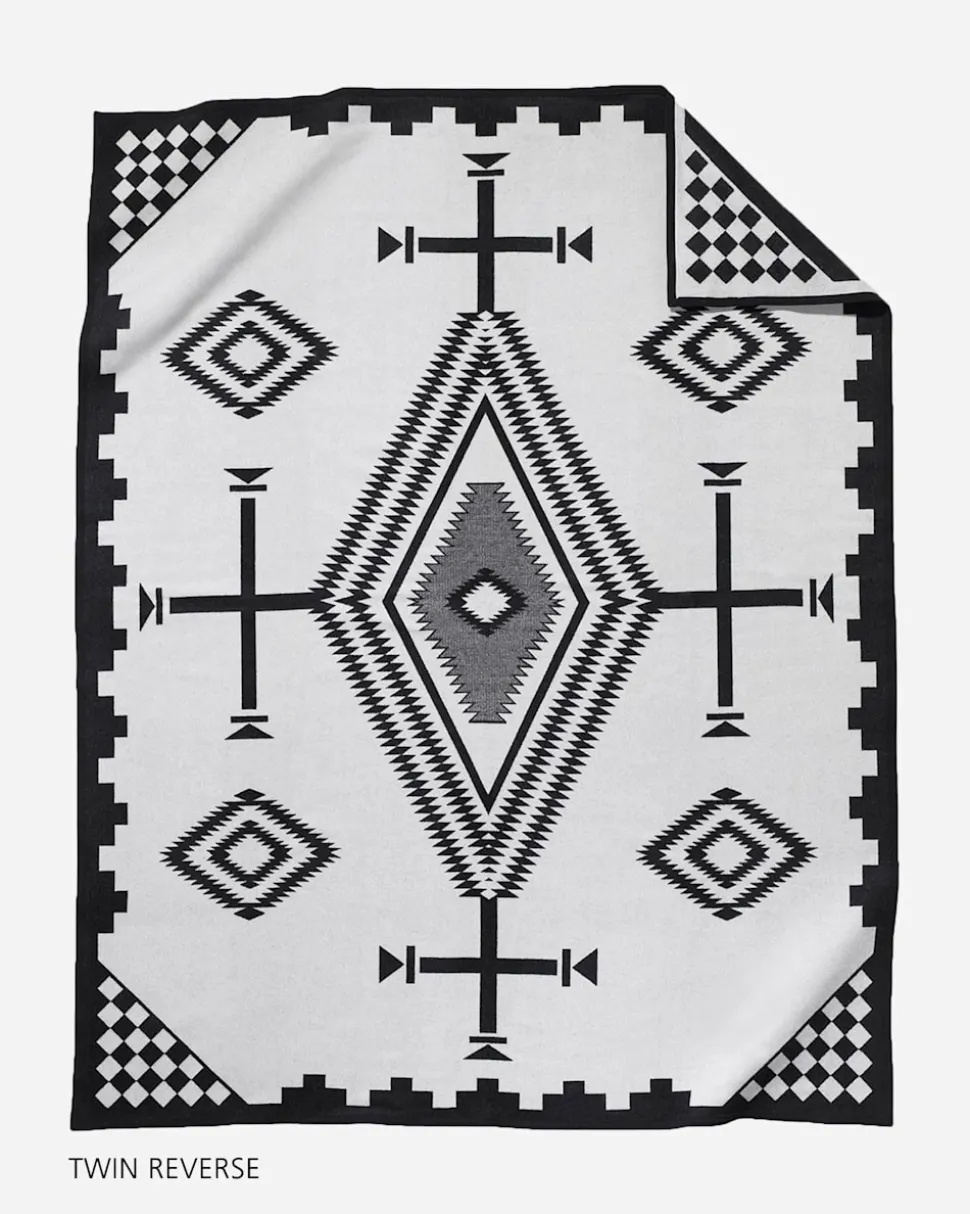 LOS OJOS JACQUARD BEDDING SET