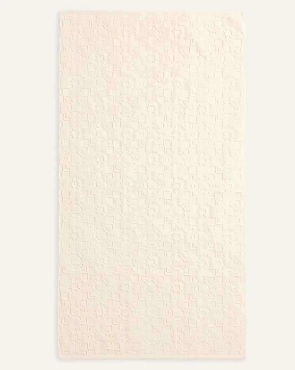 SCULPTED TOWEL COLLECTION