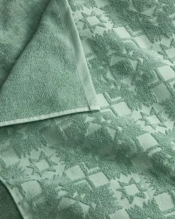 SCULPTED TOWEL COLLECTION
