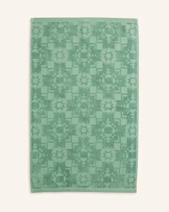 SCULPTED TOWEL COLLECTION