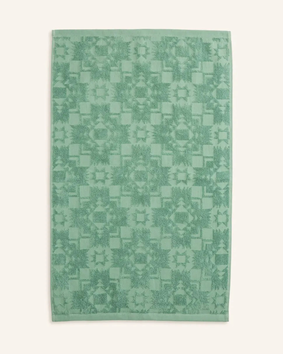 SCULPTED TOWEL COLLECTION
