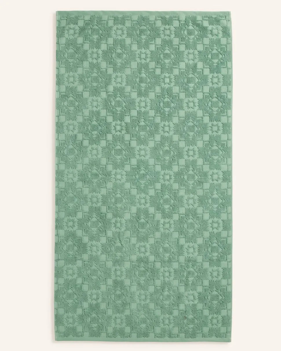 SCULPTED TOWEL COLLECTION