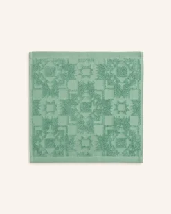 SCULPTED TOWEL COLLECTION