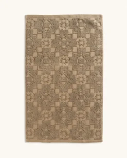 SCULPTED TOWEL COLLECTION