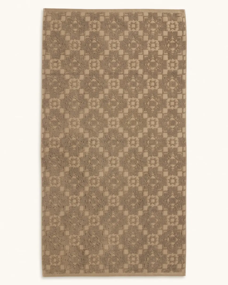 SCULPTED TOWEL COLLECTION