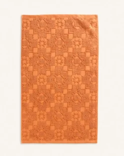 SCULPTED TOWEL COLLECTION