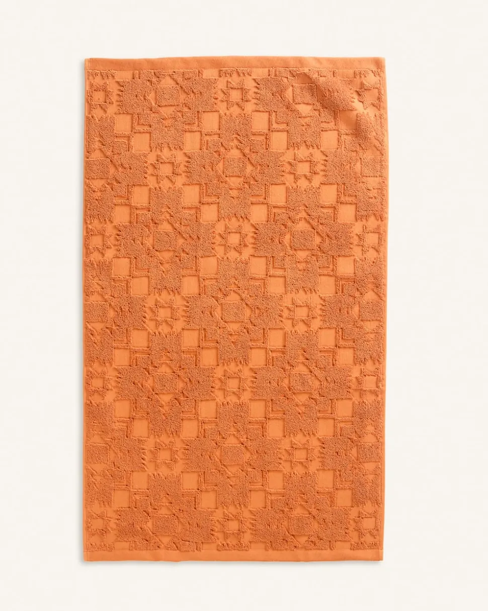 SCULPTED TOWEL COLLECTION
