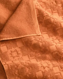 SCULPTED TOWEL COLLECTION