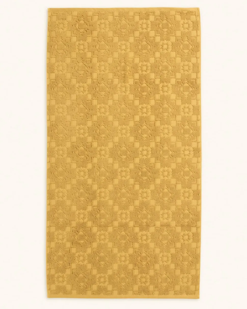 SCULPTED TOWEL COLLECTION