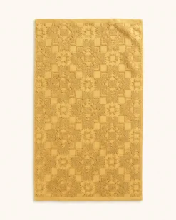 SCULPTED TOWEL COLLECTION