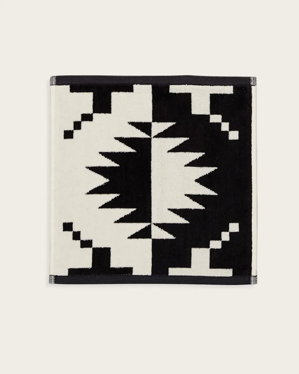 SPIDER ROCK TOWEL COLLECTION
