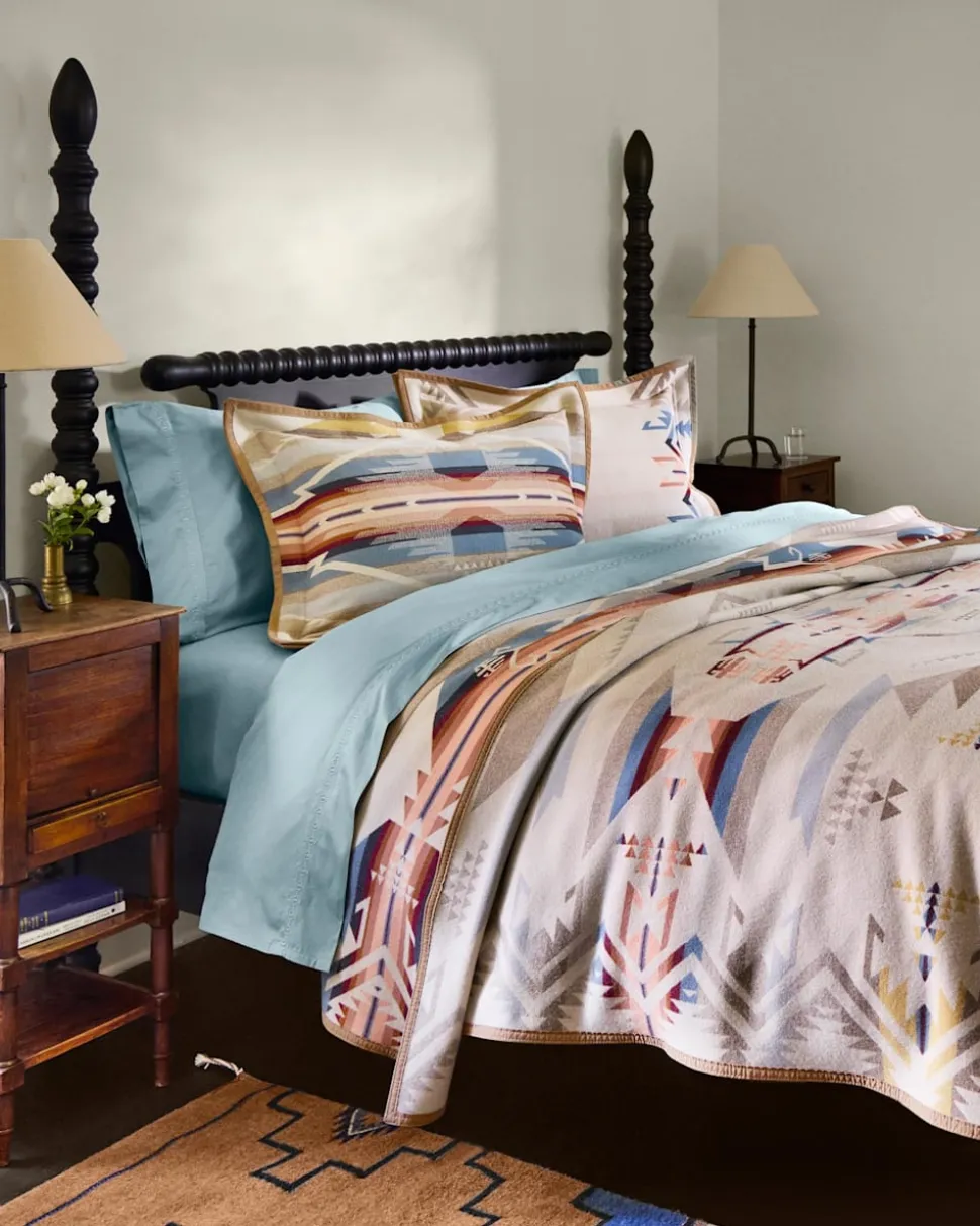 WHITE SANDS JACQUARD BEDDING SET