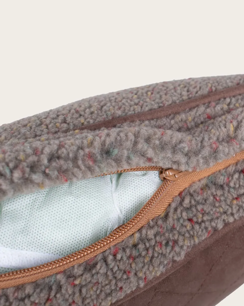 YAKIMA CAMP PET BED - NAPPER