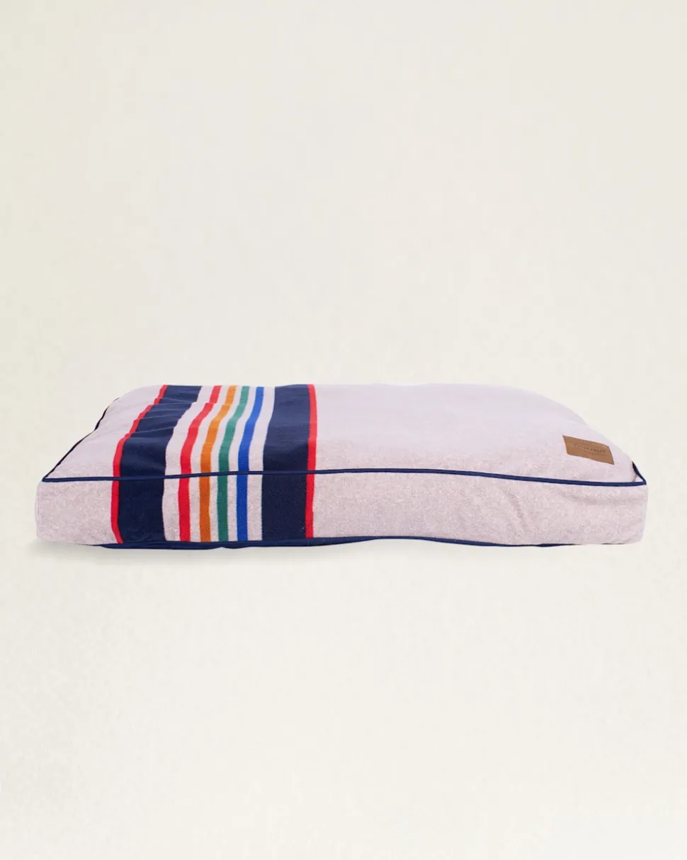 YELLOWSTONE NATIONAL PARK PET BED - NAPPER